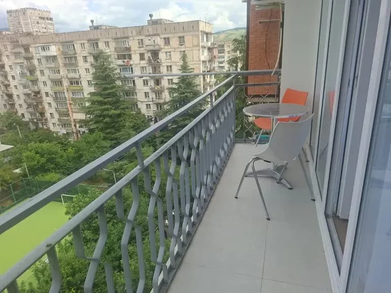 იყიდება 4 ოთახიანი ბინა გლდანში (ფოტო 5)