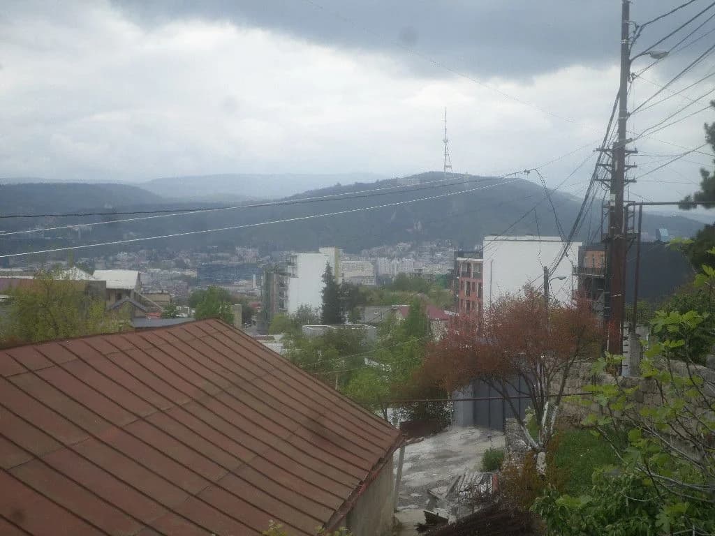 იყიდება 2 ოთახიანი კერძო სახლი ელიაში