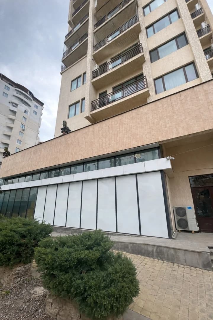 იყიდება კომერციული ფართი დიდ დიღომში