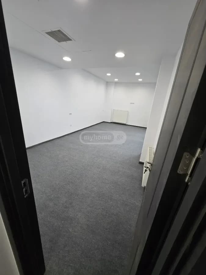 ქირავდება კომერციული ფართი მთაწმინდაზე