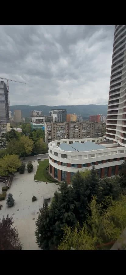 იყიდება 2 ოთახიანი ბინა საბურთალოზე