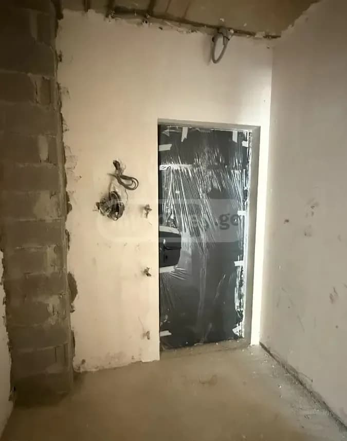 იყიდება 4 ოთახიანი ბინა საბურთალოზე (ფოტო 5)