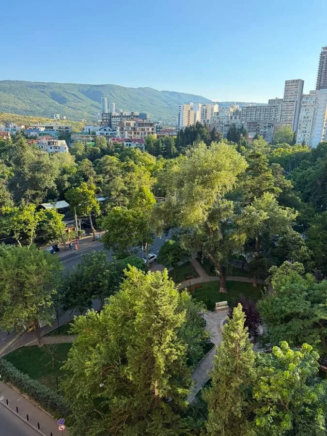 ქირავდება 3 ოთახიანი ბინა საბურთალოზე