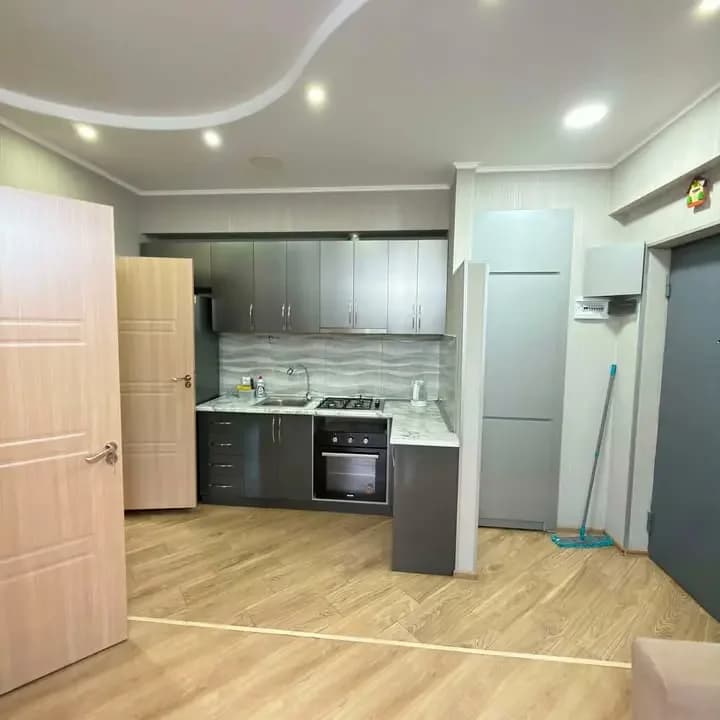 ქირავდება 2 ოთახიანი ბინა საბურთალოზე
