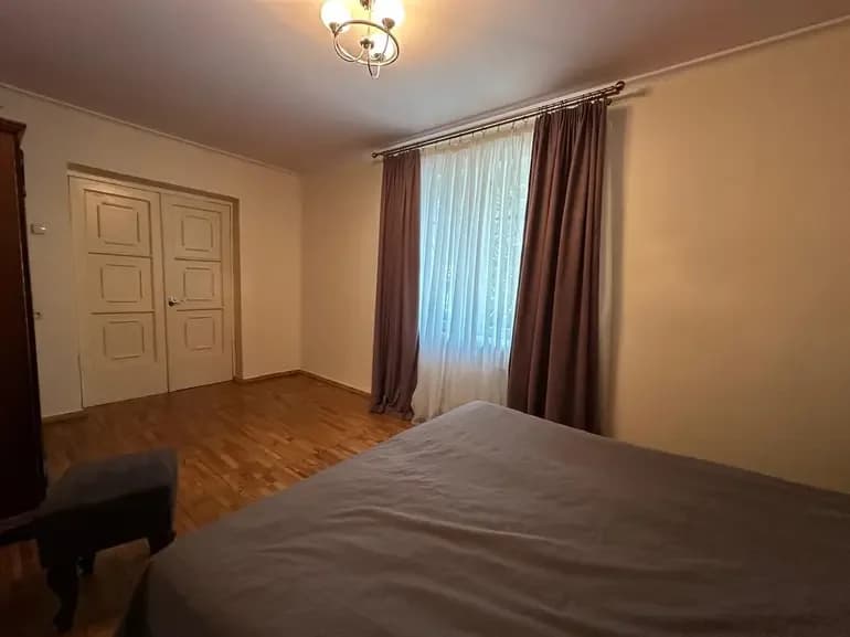 იყიდება 4 ოთახიანი ბინა კონიაკის დასახლებაში (ფოტო 5)