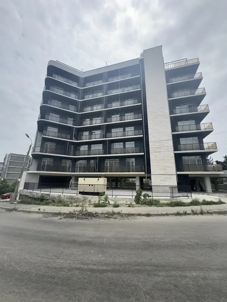 იყიდება 3 ოთახიანი ბინა ვაზისუბანში