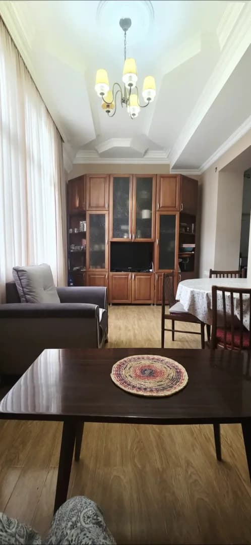 იყიდება 3 ოთახიანი ბინა საბურთალოზე