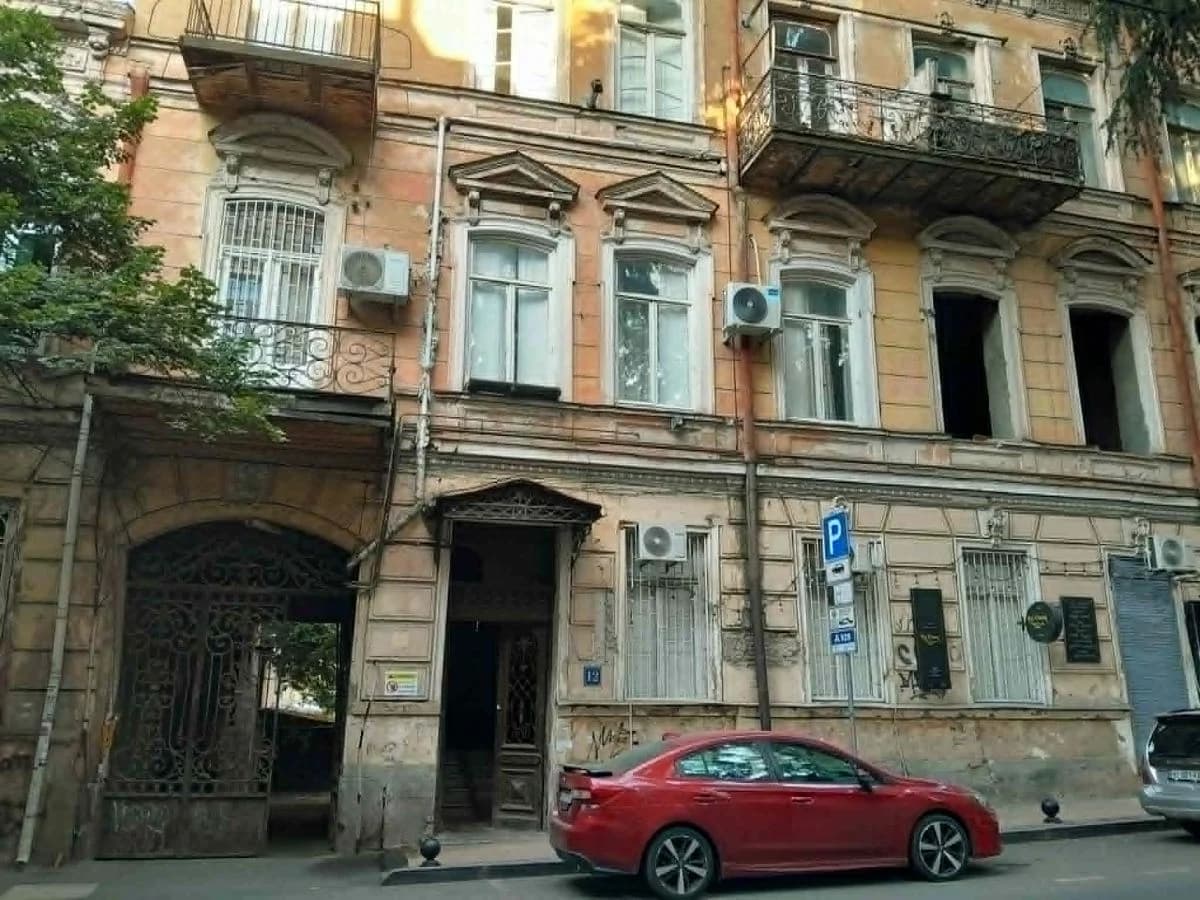 იყიდება 1 ოთახიანი ბინა სოლოლაკში