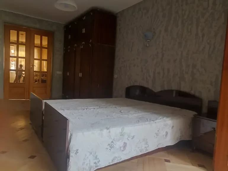 ქირავდება 2 ოთახიანი ბინა საბურთალოზე (ფოტო 5)