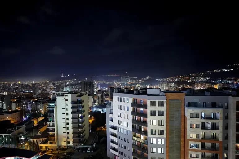 იყიდება 3 ოთახიანი ბინა ნუცუბიძის ფერდობში