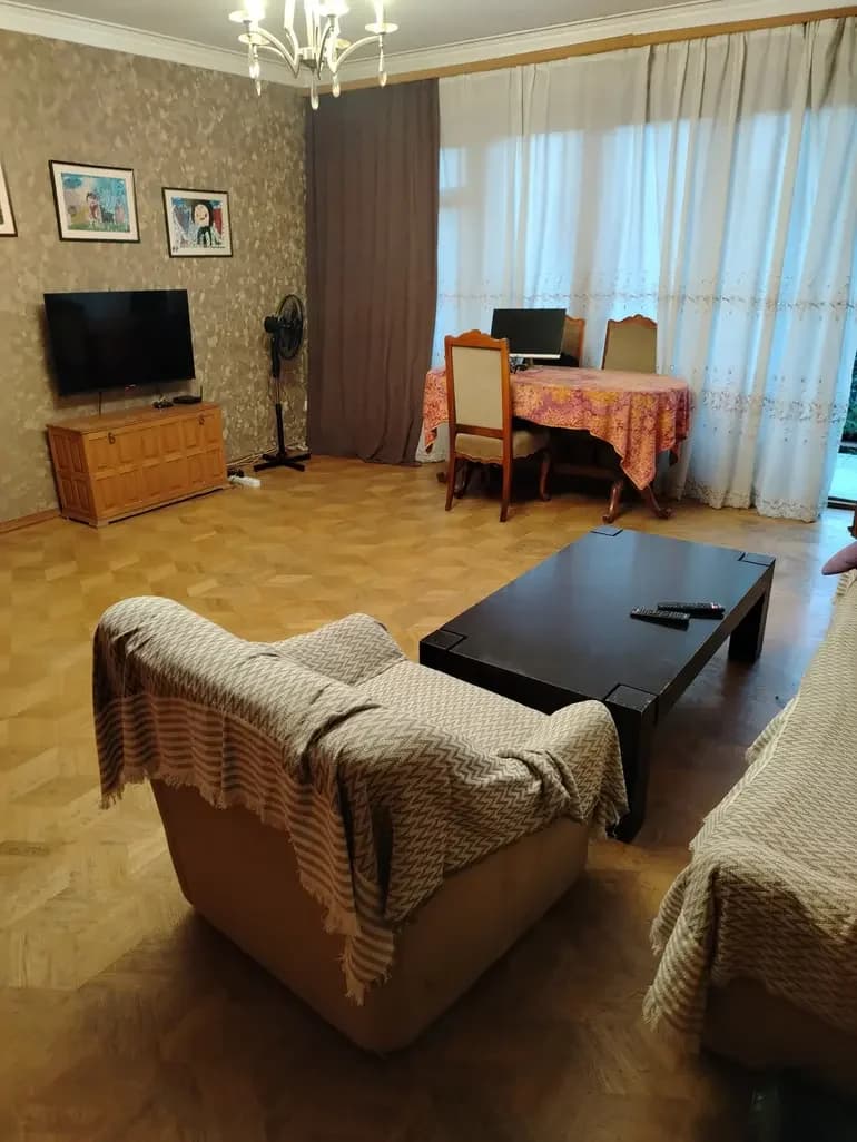 იყიდება 4 ოთახიანი ბინა კრწანისში
