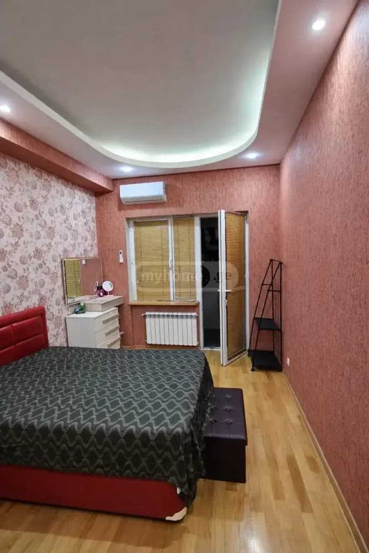 ქირავდება 4 ოთახიანი ბინა ისანში