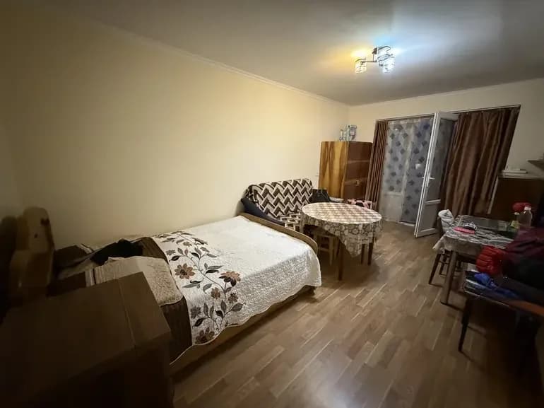 ქირავდება 1 ოთახიანი ბინა საბურთალოზე