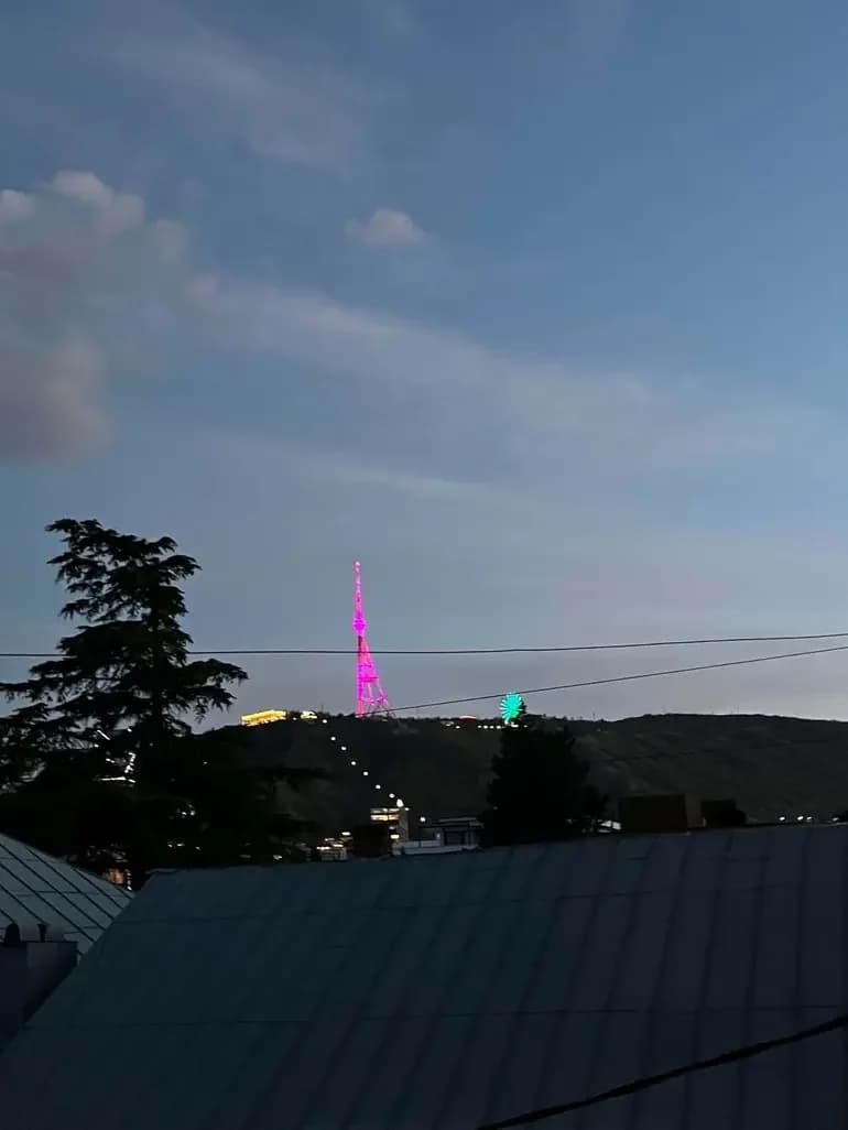 ქირავდება დღიურად 2 ოთახიანი ბინა ჩუღურეთში