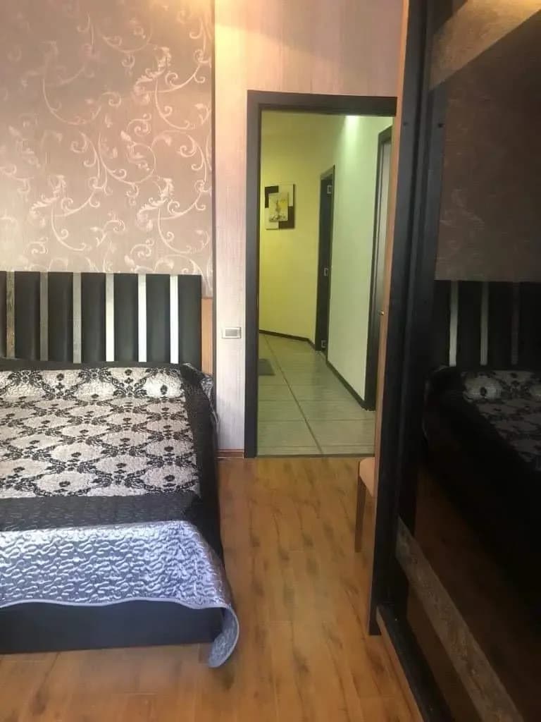 ქირავდება 4 ოთახიანი ბინა საბურთალოზე (ფოტო 5)
