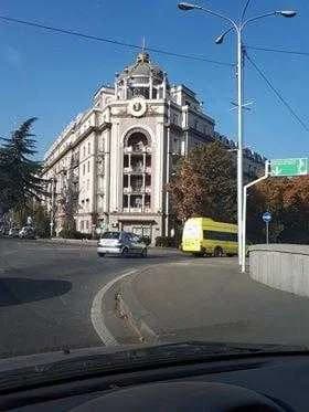 ქირავდება 3 ოთახიანი ბინა მთაწმინდაზე
