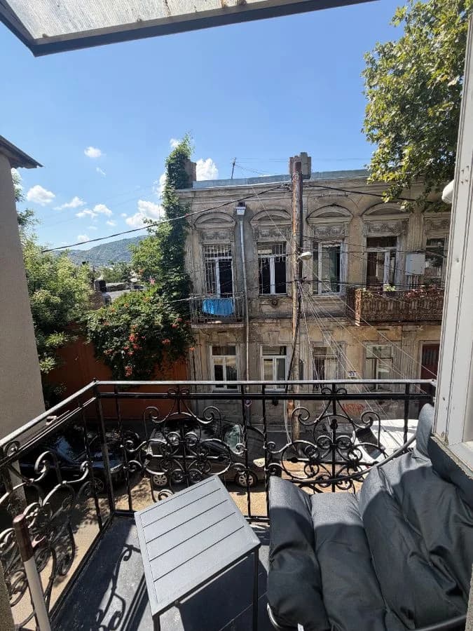 ქირავდება 2 ოთახიანი ბინა ჩუღურეთში