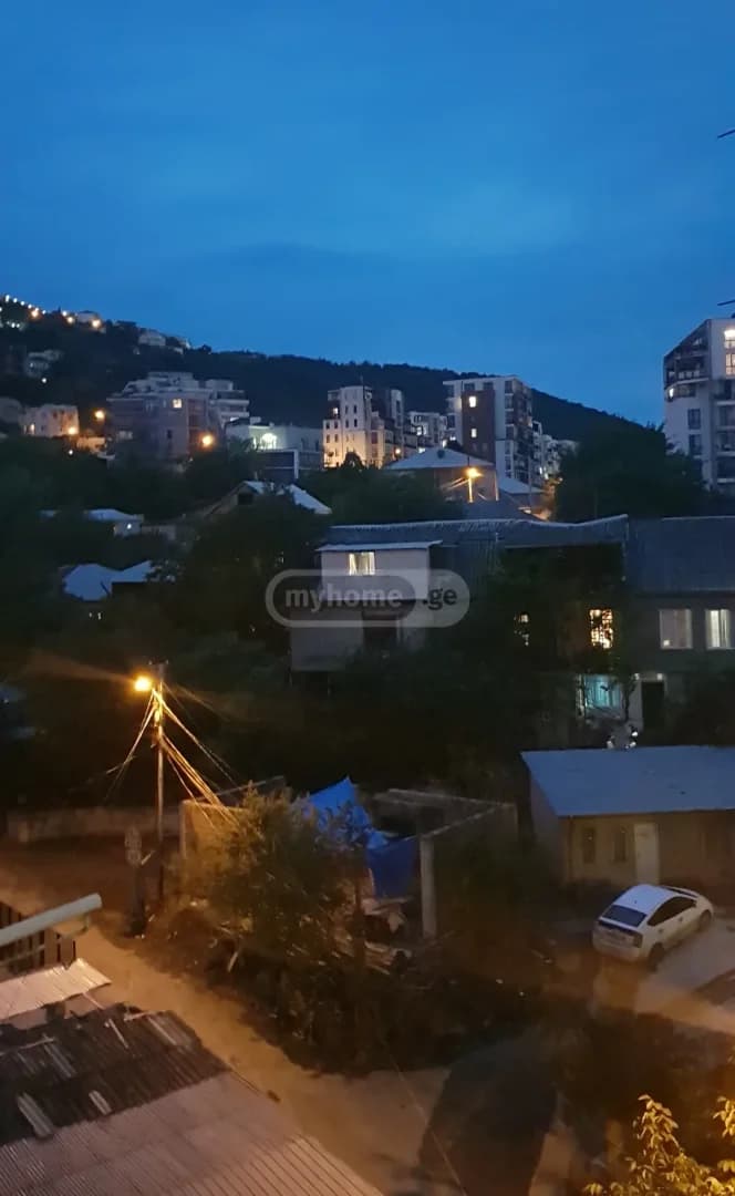 ქირავდება 3 ოთახიანი ბინა ბაგებში (ფოტო 5)