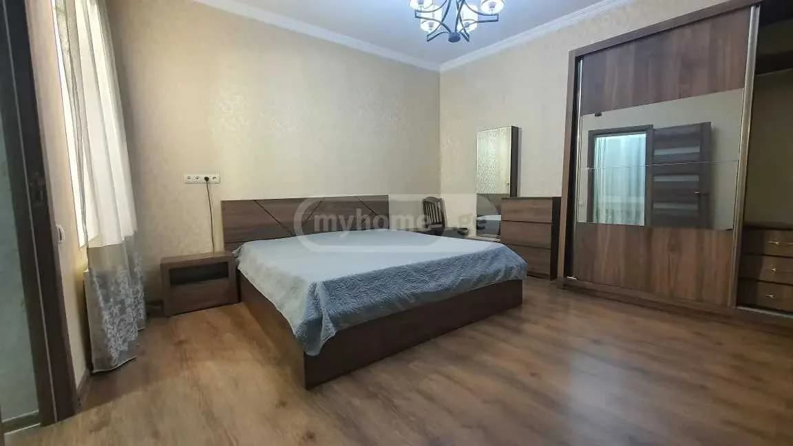 ქირავდება 3 ოთახიანი ბინა სოლოლაკში