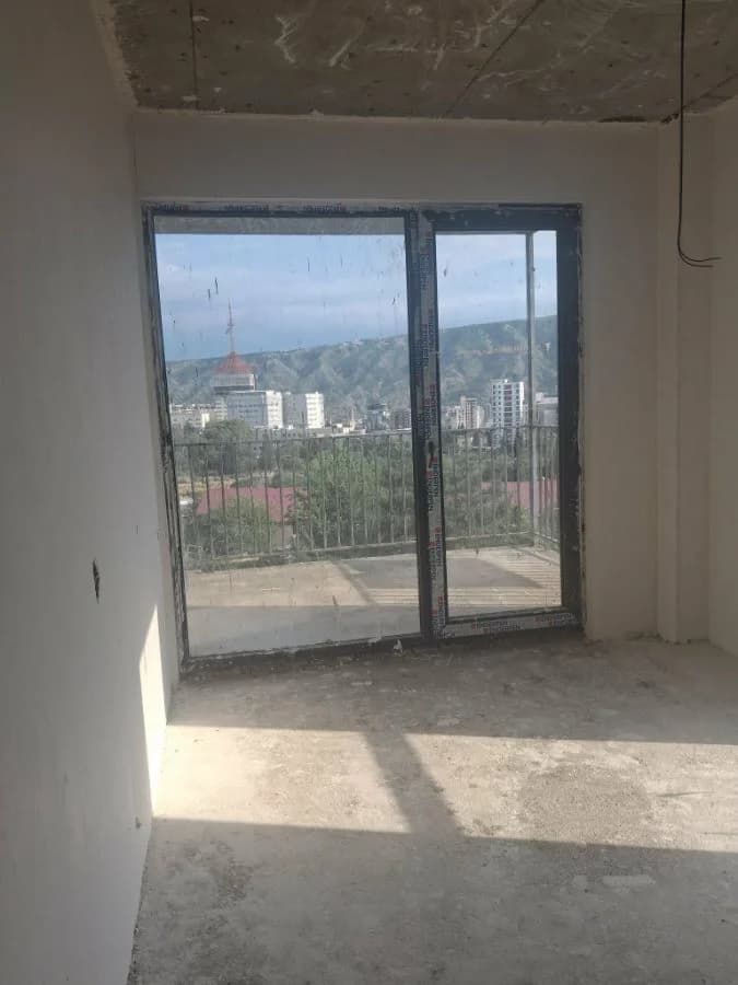 იყიდება 3 ოთახიანი ბინა ელიაში