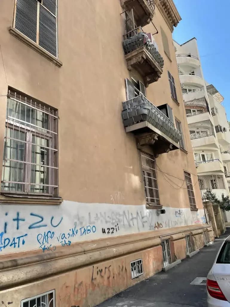 იყიდება 1 ოთახიანი ბინა ვერაზე