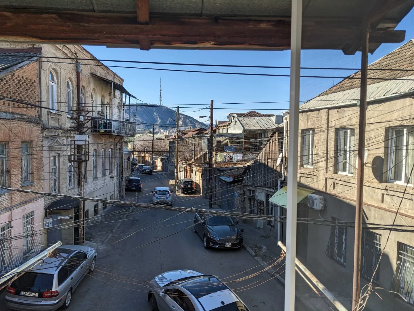 იყიდება 5 ოთახიანი ბინა ავლაბარში